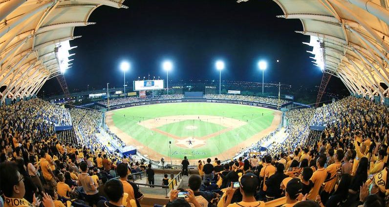 How Much Do Baseball Field Lights Cost?