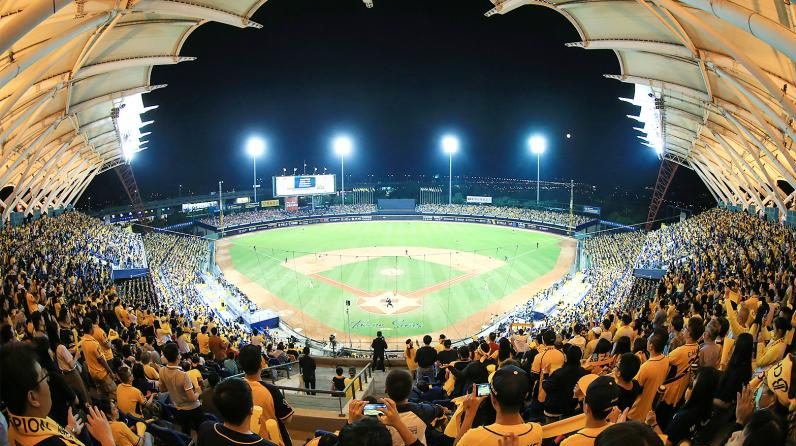 How Much Do Baseball Field Lights Cost?